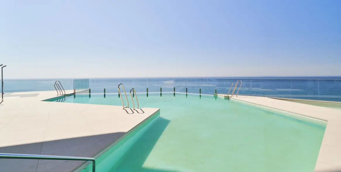 Sale of middle floor apartment in Fuengirola 28