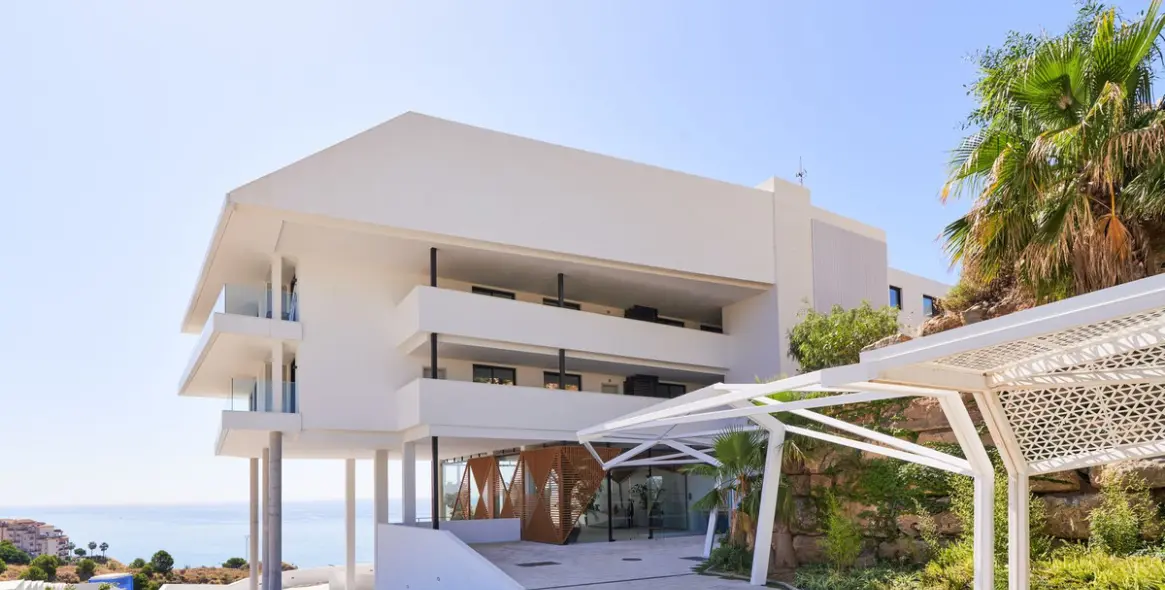 Sale of middle floor apartment in Fuengirola 38