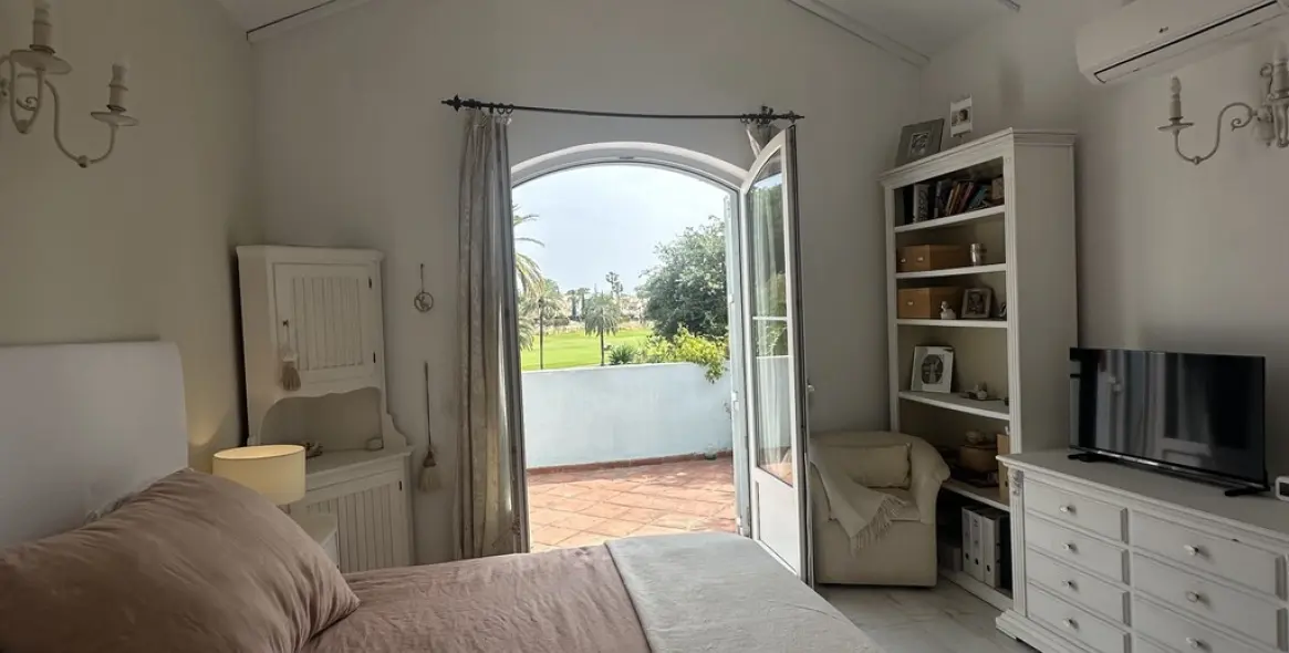 Продажа  отдельно стоящей виллы в Guadalmina Alta 28