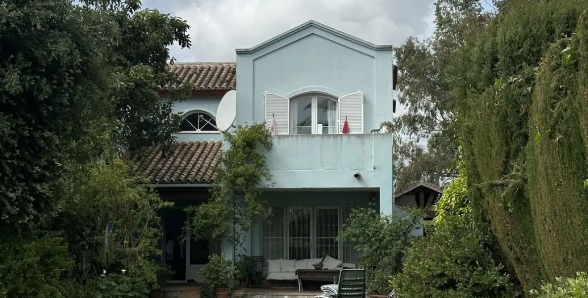 Продажа  отдельно стоящей виллы в Guadalmina Alta 33