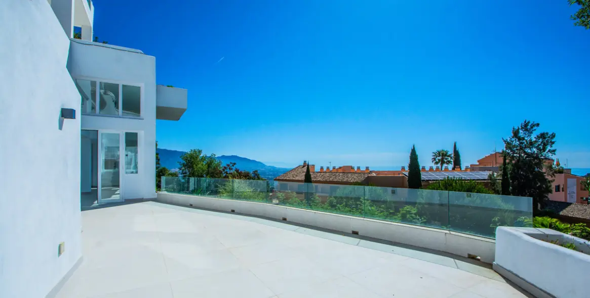 Venta de apartamento en planta media en La Mairena 2