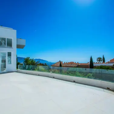 Venta de apartamento en planta media en La Mairena