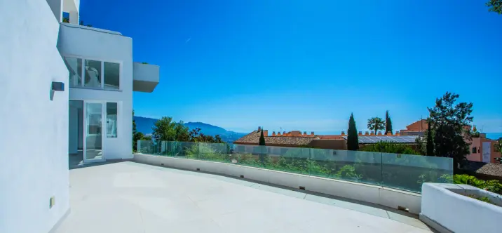 Venta de apartamento en planta media en La Mairena 1