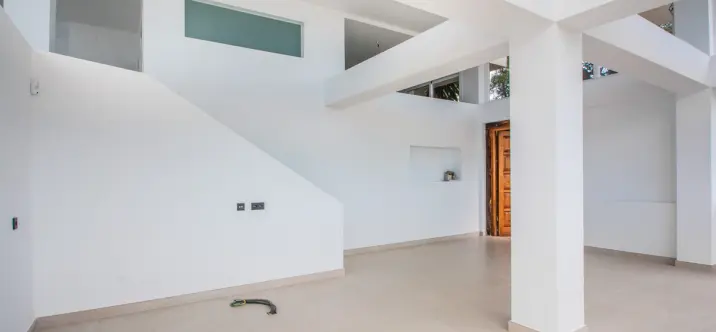 Venta de apartamento en planta media en La Mairena 3
