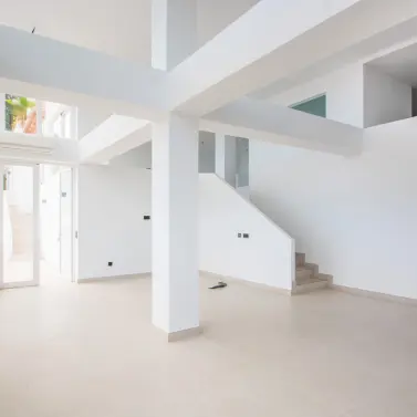 Venta de apartamento en planta media en La Mairena