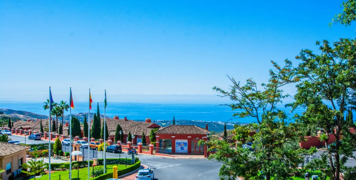 Продажа апартаментов на среднем этаже в La Mairena 32