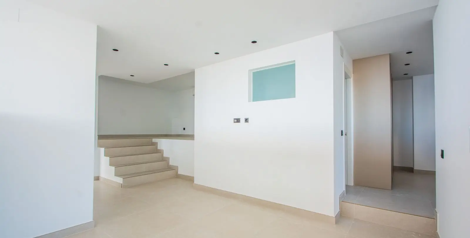 Long-term rent of middle floor apartment in La Mairena 9
