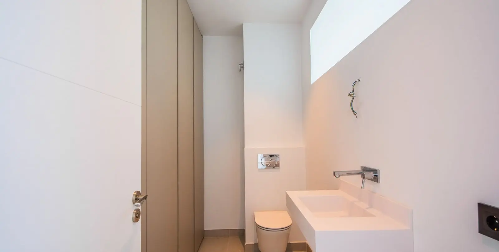 Long-term rent of middle floor apartment in La Mairena 22