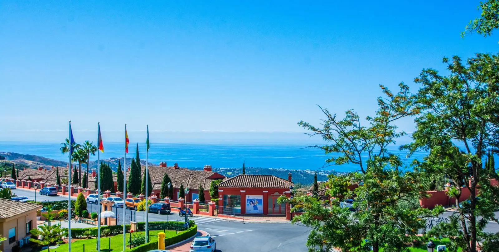 Long-term rent of middle floor apartment in La Mairena 32