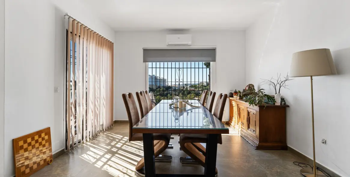 Sale of detached villa in Fuengirola 9