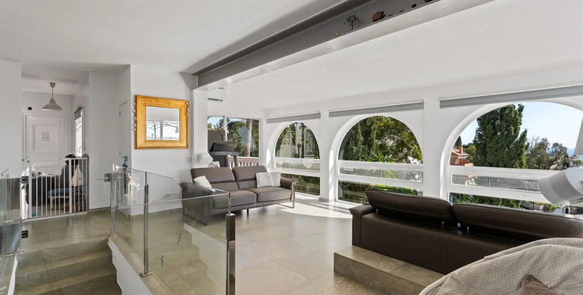 Sale of detached villa in Fuengirola 12