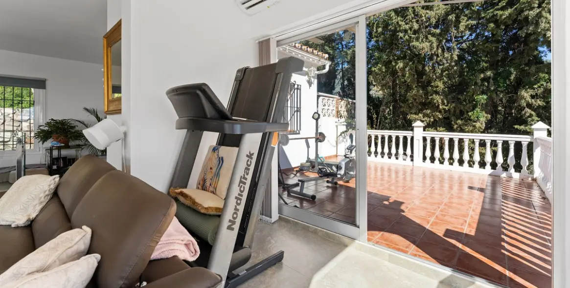 Sale of detached villa in Fuengirola 15