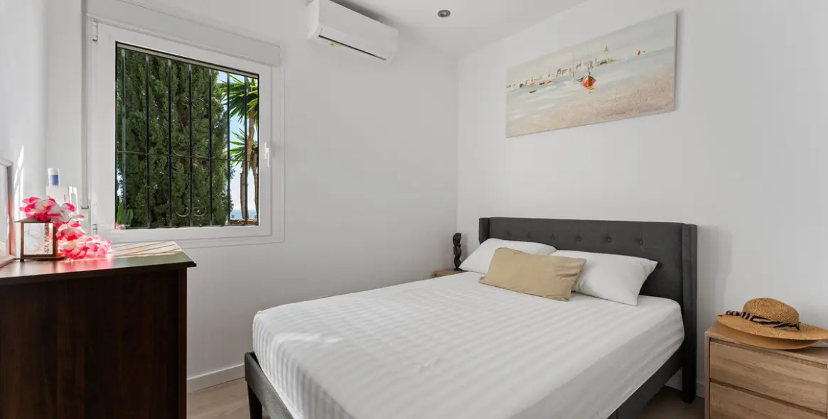 Sale of detached villa in Fuengirola 32