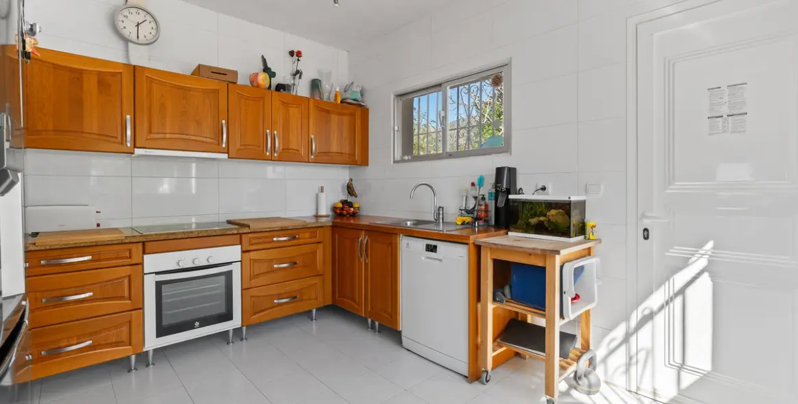 Sale of detached villa in Fuengirola 35