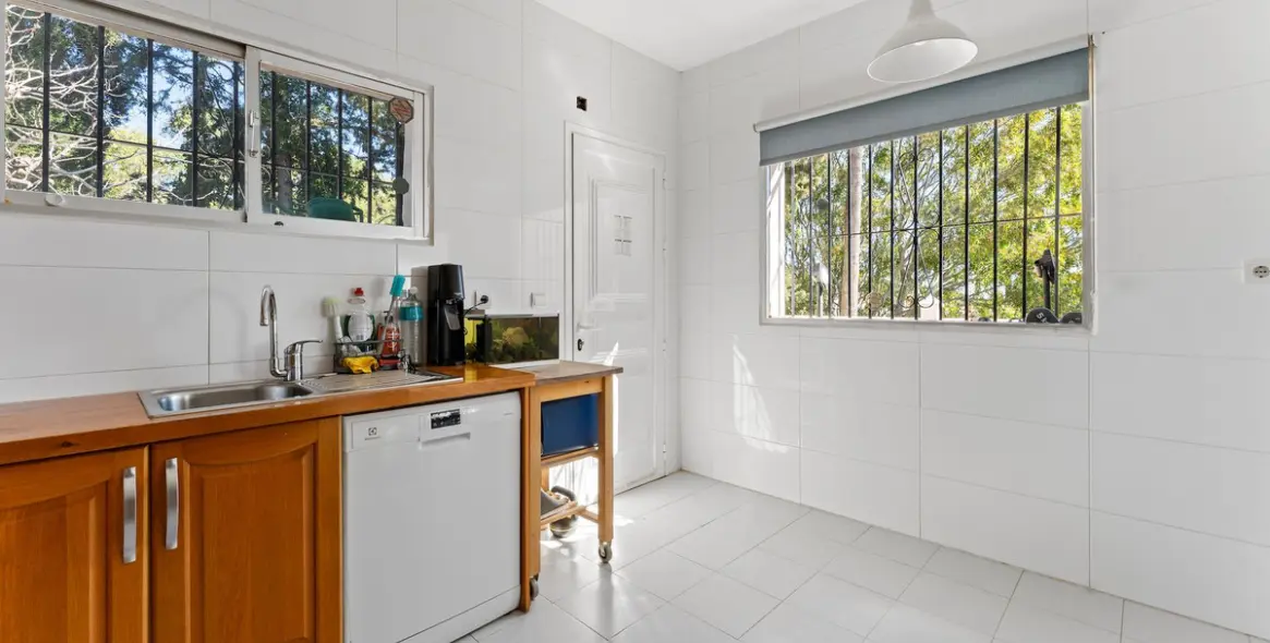 Sale of detached villa in Fuengirola 37