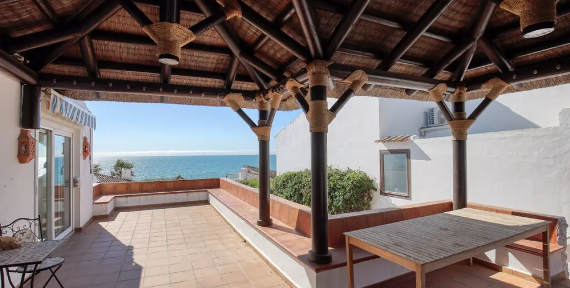 Venta de villa independiente en Estepona 2