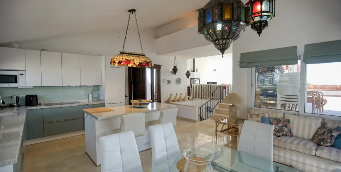 Venta de villa independiente en Estepona 3