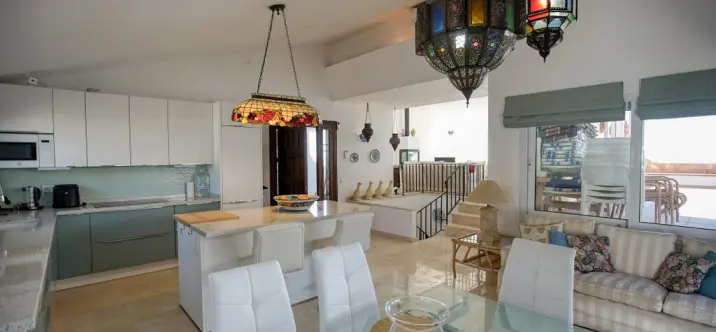 Venta de villa independiente en Estepona 2