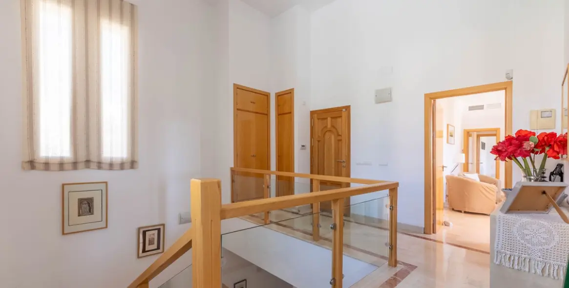 Продажа  отдельно стоящей виллы в Mijas Golf 2