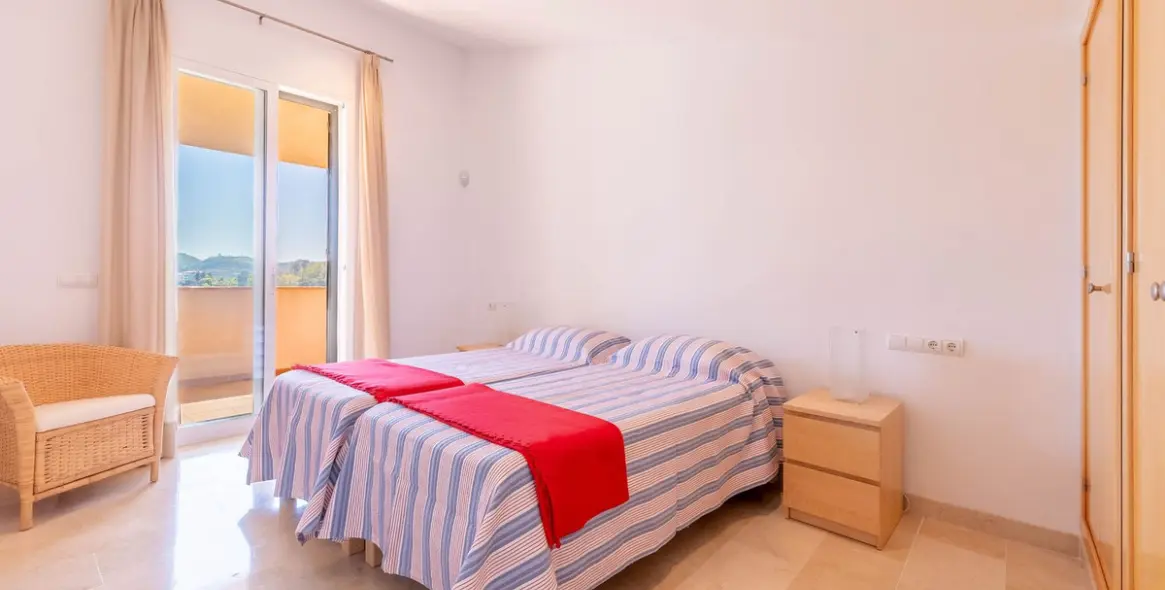 Продажа  отдельно стоящей виллы в Mijas Golf 10