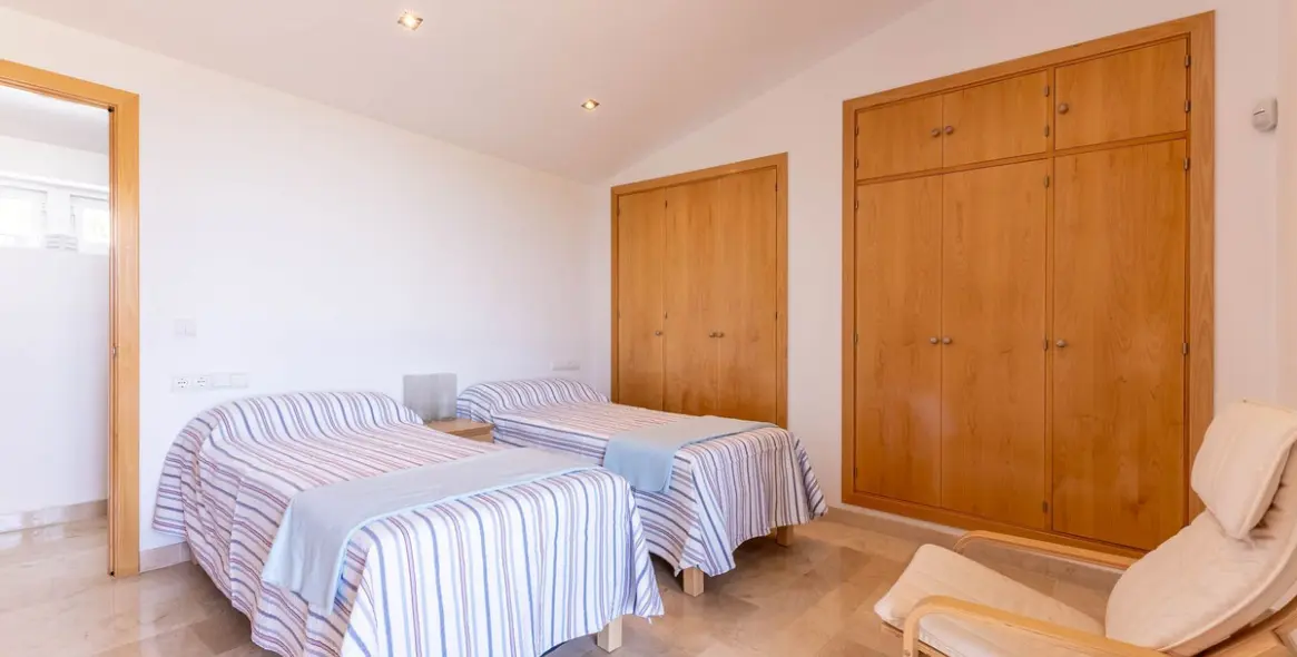 Продажа  отдельно стоящей виллы в Mijas Golf 14