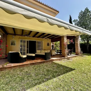 Venta de villa independiente en Calahonda