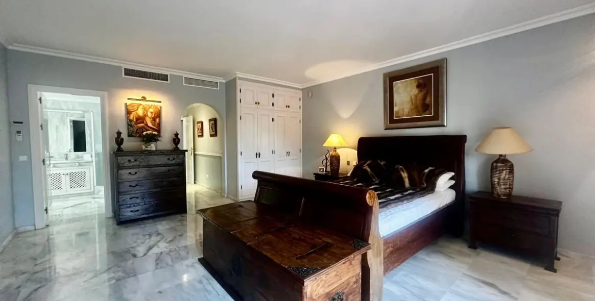 Venta de villa independiente en Calahonda 19