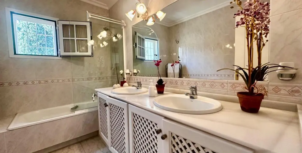 Venta de villa independiente en Calahonda 20