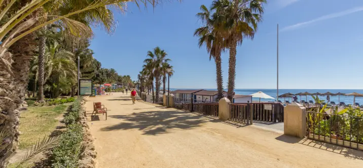 Venta de apartamento en planta media en The Golden Mile 2