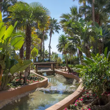 Venta de apartamento en planta media en The Golden Mile