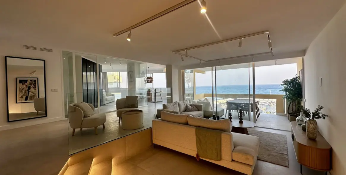 Venta de apartamento en planta media en Marbella 1