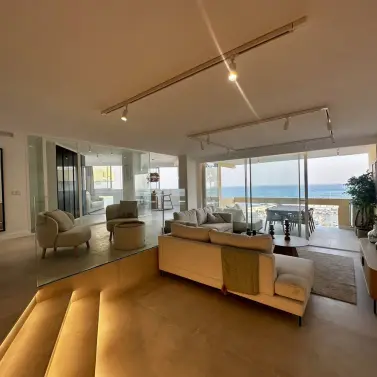 Venta de apartamento en planta media en Marbella