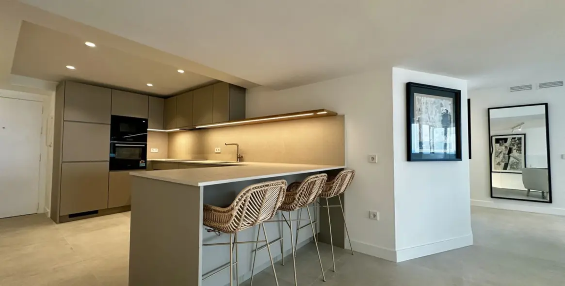 Venta de apartamento en planta media en Marbella 4