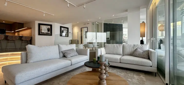 Venta de apartamento en planta media en Marbella 4