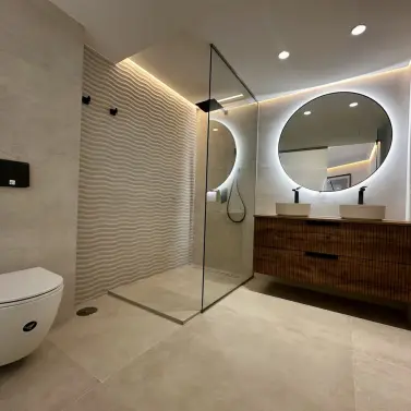 Venta de apartamento en planta media en Marbella