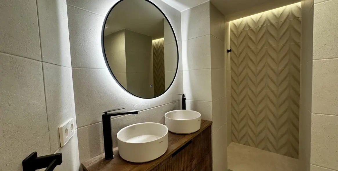 Venta de apartamento en planta media en Marbella 20