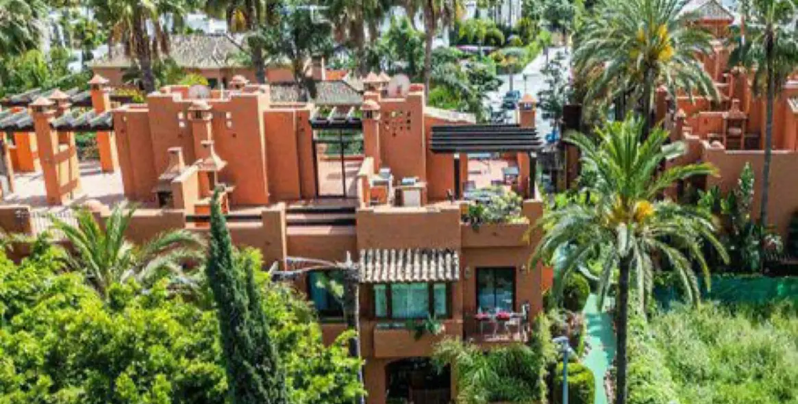 Venta de ático dúplex en Nueva Andalucía 1