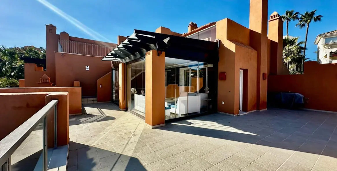 Venta de ático dúplex en Nueva Andalucía 6