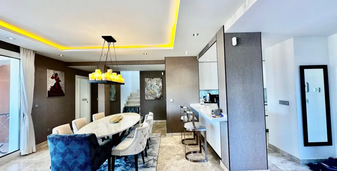 Venta de ático dúplex en Nueva Andalucía 14