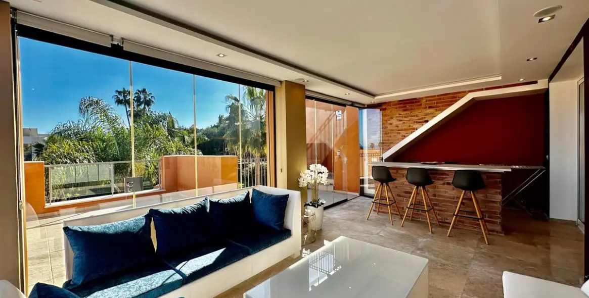 Venta de ático dúplex en Nueva Andalucía 18