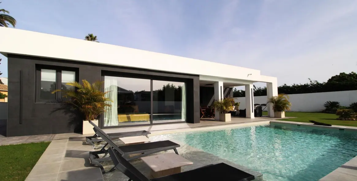 Продажа  отдельно стоящей виллы в San Pedro de Alcántara 1