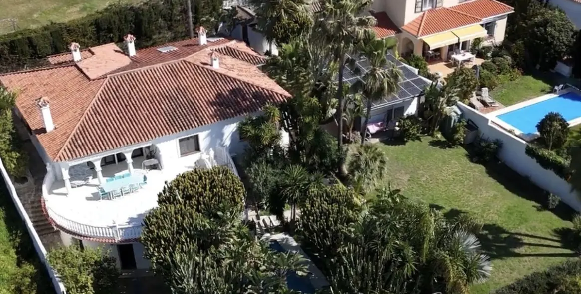 Venta de villa independiente en Río Real 5