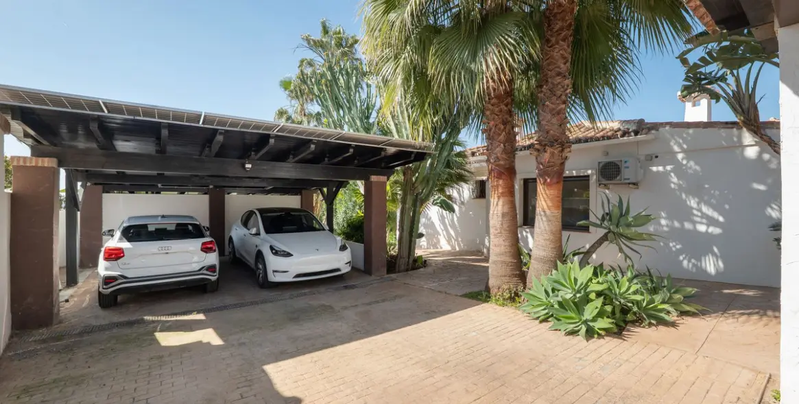 Venta de villa independiente en Río Real 18