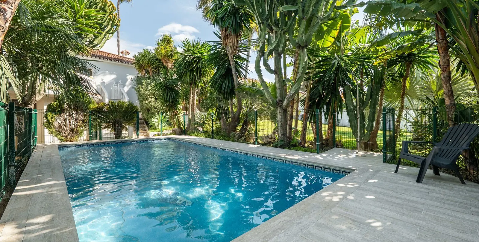 Sale of detached villa in Río Real 2