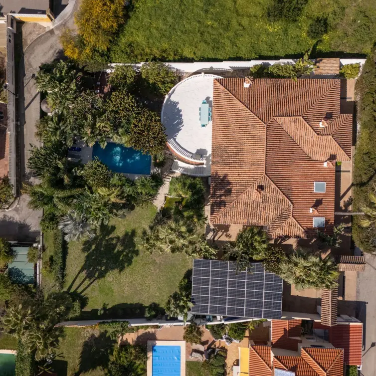 Продажа  отдельно стоящей виллы в Río Real