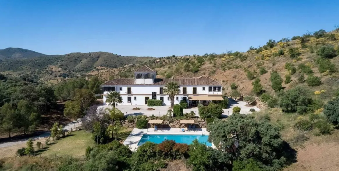 Venta de bed & breakfast en Almogía 1