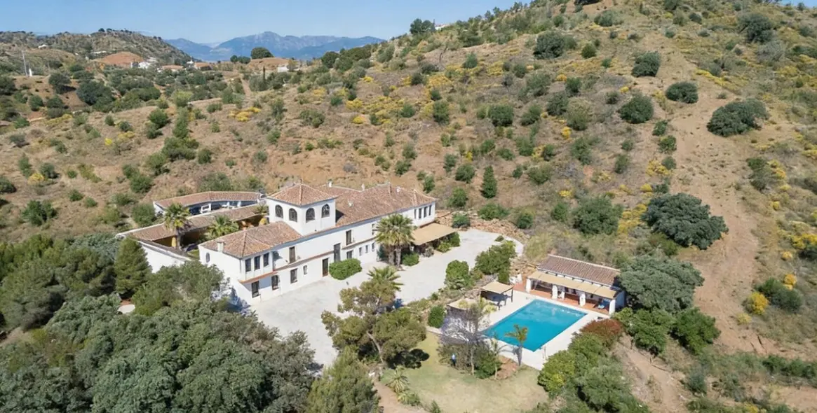 Venta de bed & breakfast en Almogía 2