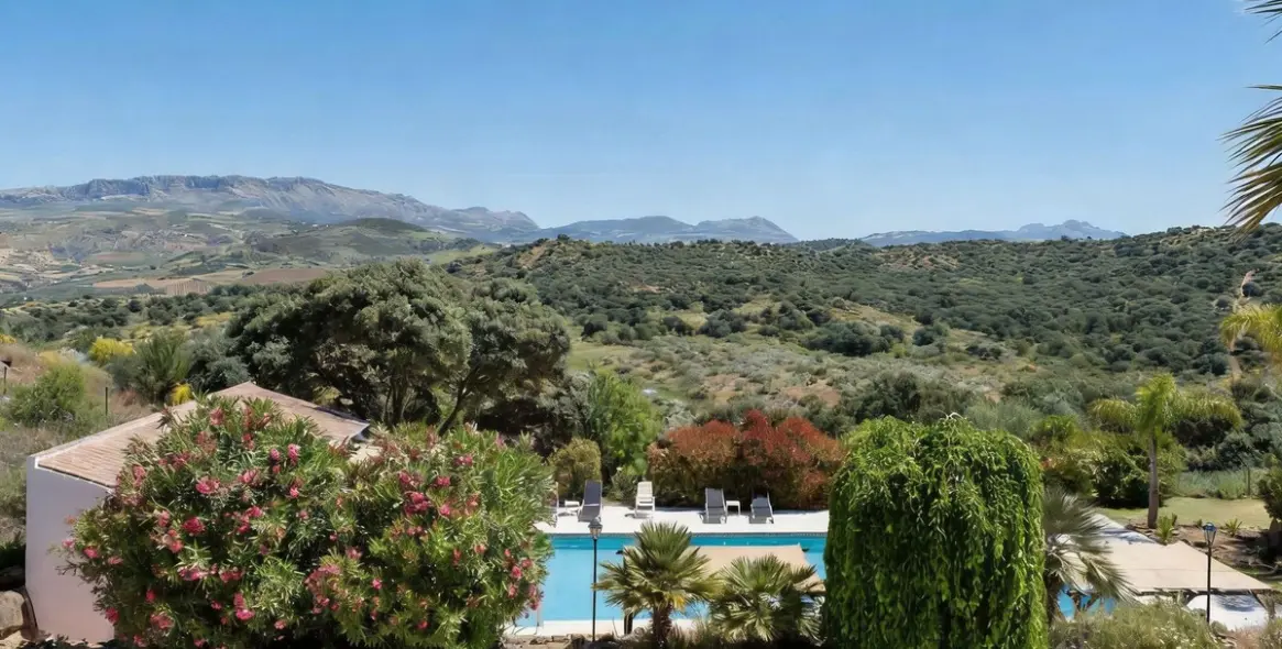 Venta de bed & breakfast en Almogía 3