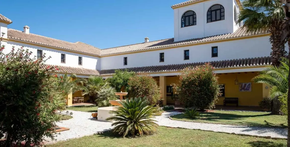 Venta de bed & breakfast en Almogía 9
