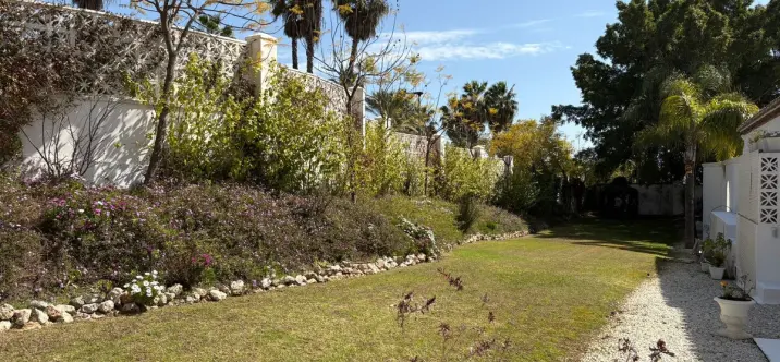 Alquiler a largo plazo de villa independiente en El Paraiso 3